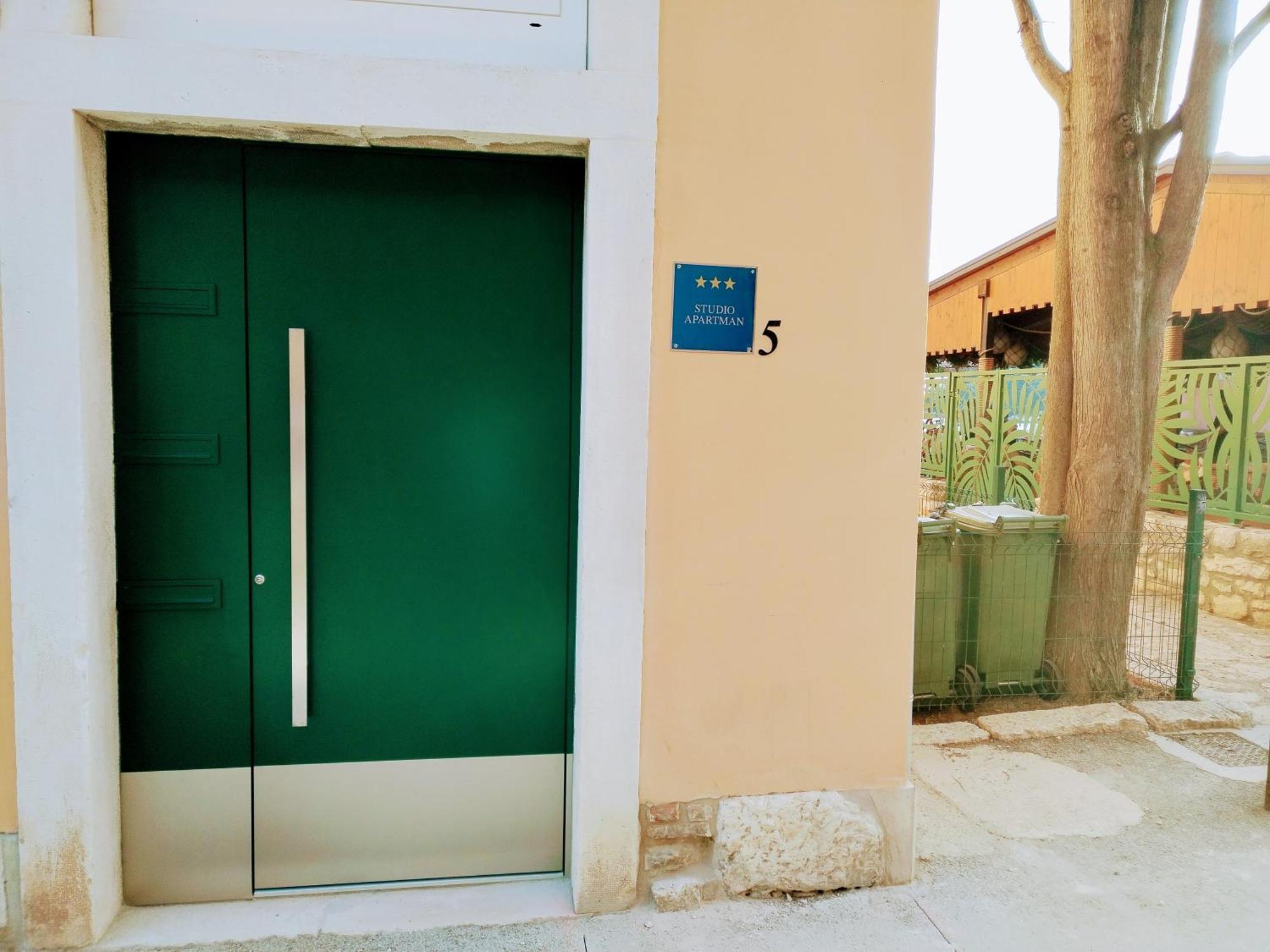 Studio Apartments Dalla Nonna Rovinj Exterior photo